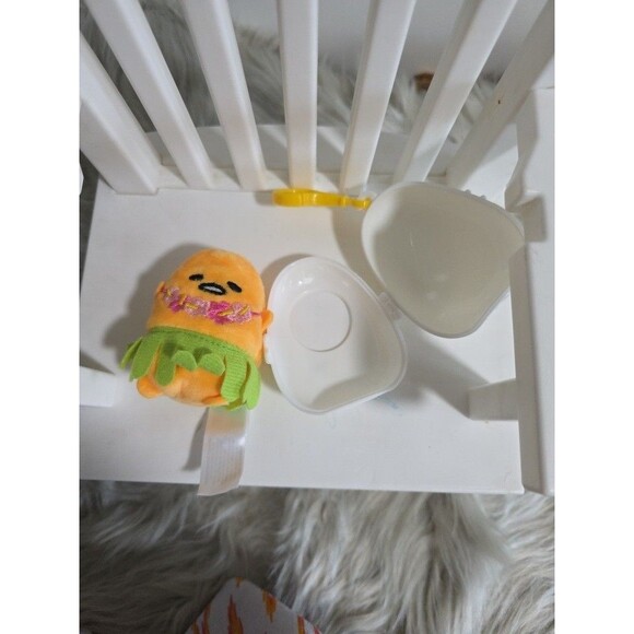 Cutie Beans Gudetama The Lazy Egg Series 2 Plush Clip - Picture 1 of 9
